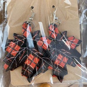 Plaid leaf earrings